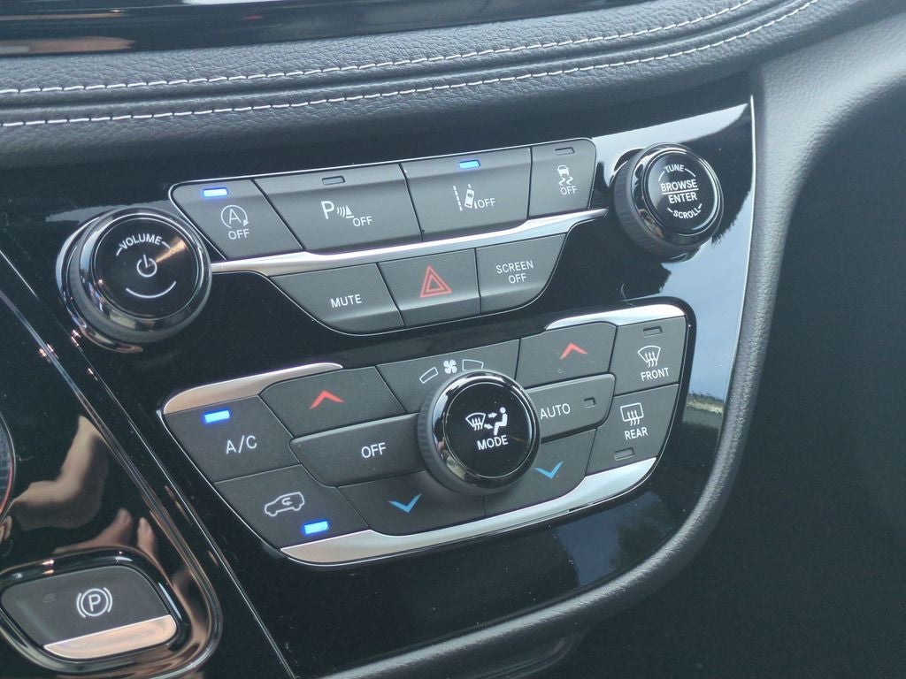 2027 Chrysler Pacifica Select