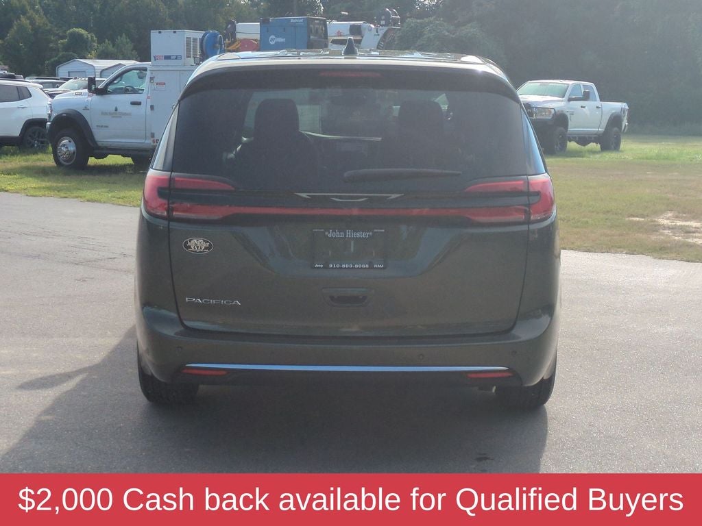 2027 Chrysler Pacifica Select