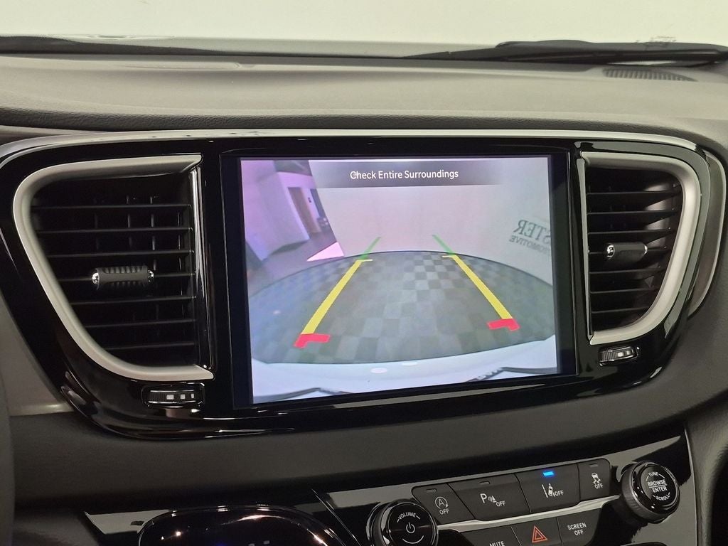 2025 Chrysler Pacifica Select
