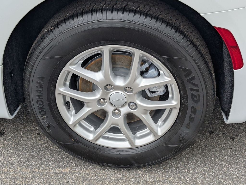 2027 Chrysler Pacifica Select