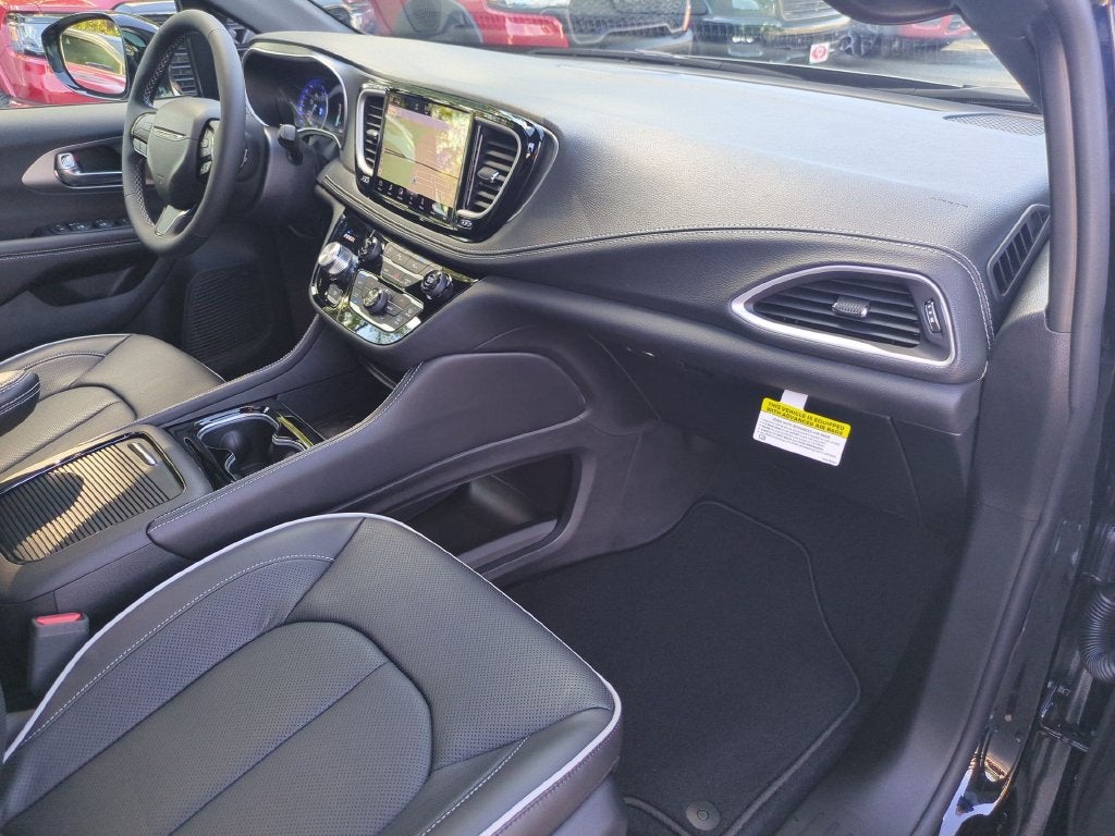 2027 Chrysler Pacifica Limited