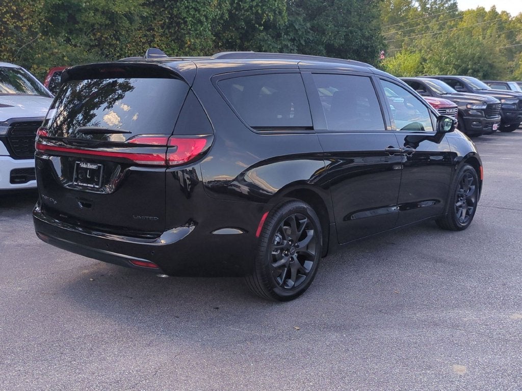 2027 Chrysler Pacifica Limited