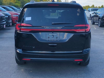 2027 Chrysler Pacifica Limited