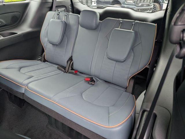 2027 Chrysler Pacifica Pinnacle