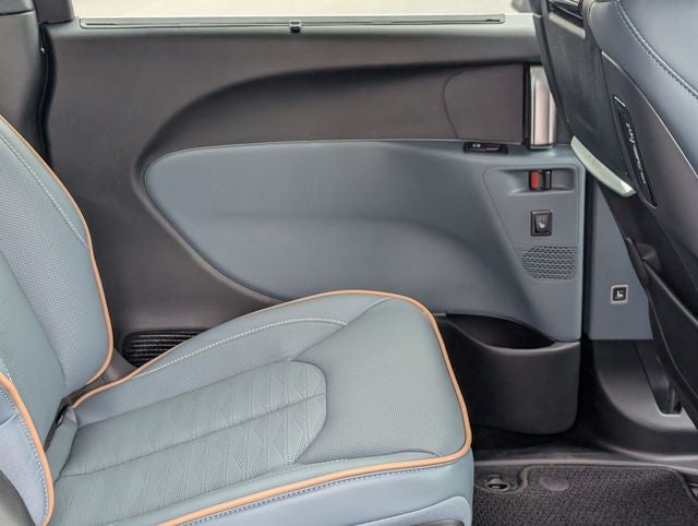2027 Chrysler Pacifica Pinnacle