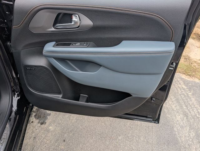 2027 Chrysler Pacifica Pinnacle