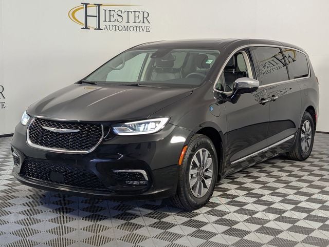 2023 Chrysler Pacifica Hybrid Limited
