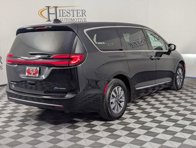 2023 Chrysler Pacifica Hybrid Limited