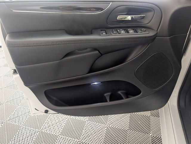 2020 Dodge Grand Caravan SE
