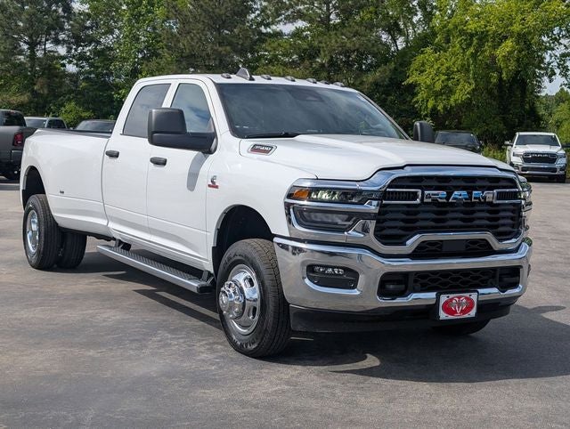 2026 RAM 3500 RAM 3500 TRADESMAN CREW CAB 4X4 8' BOX
