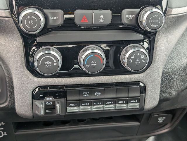 2026 RAM 3500 RAM 3500 TRADESMAN CREW CAB 4X4 8' BOX