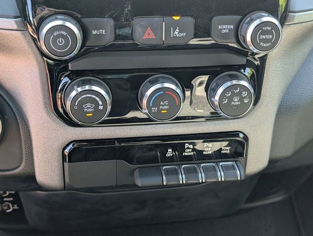 2026 RAM Ram 1500 RAM 1500 EXPRESS CREW CAB 4X2 5'7' BOX