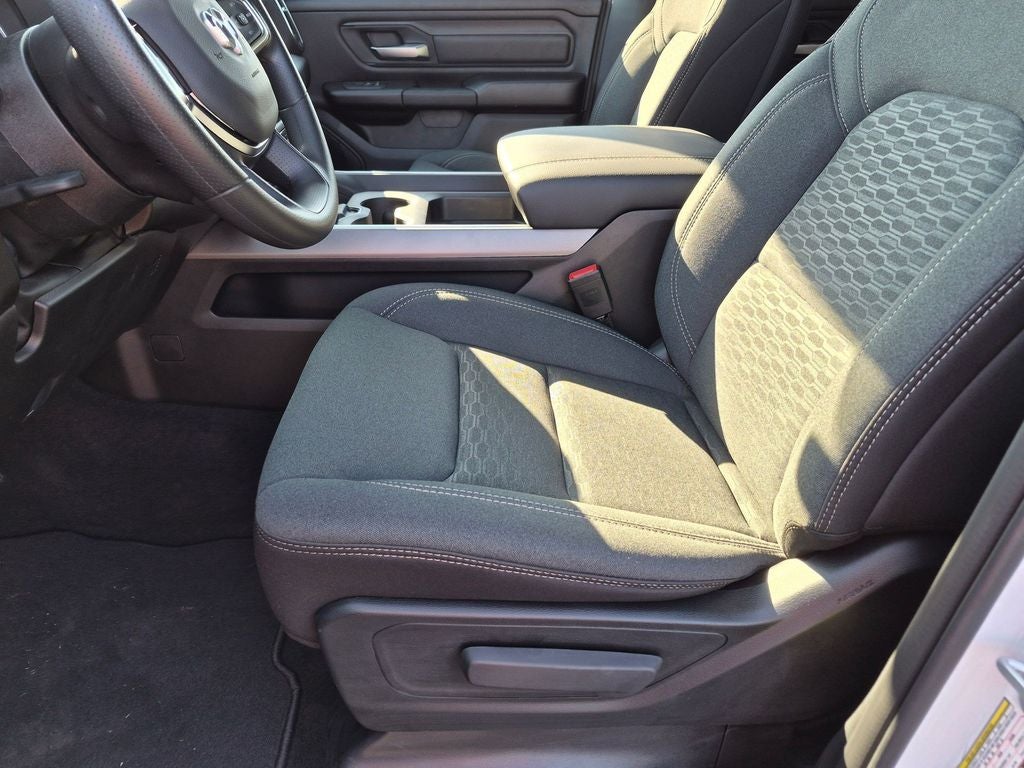 2026 RAM 1500 Express - Photo 11