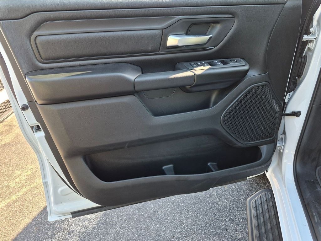 2026 RAM 1500 Express - Photo 9