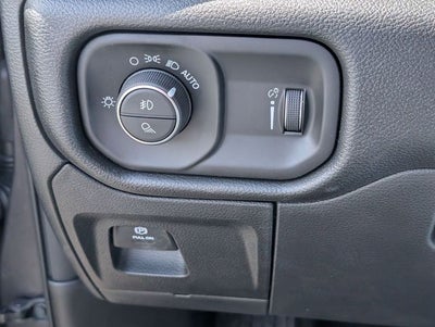 2026 RAM 1500 RAM 1500 EXPRESS CREW CAB 4X4 5'7' BOX