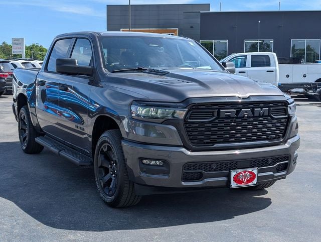2026 RAM 1500 RAM 1500 EXPRESS CREW CAB 4X4 5'7' BOX