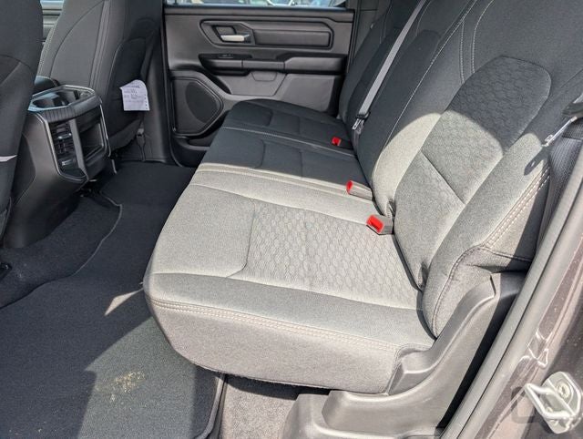 2026 RAM 1500 RAM 1500 EXPRESS CREW CAB 4X4 5'7' BOX