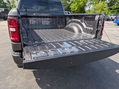 2026 RAM 1500 RAM 1500 EXPRESS CREW CAB 4X4 5'7' BOX