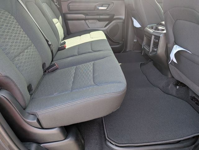 2026 RAM 1500 RAM 1500 EXPRESS CREW CAB 4X4 5'7' BOX