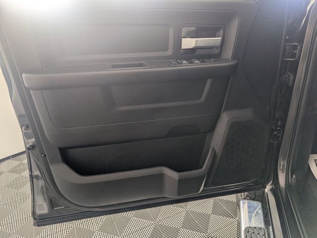 2019 RAM 2500 Tradesman Crew Cab 4x4 6'4' Box