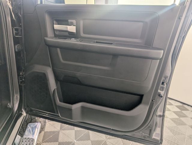 2019 RAM 2500 Tradesman Crew Cab 4x4 6'4' Box