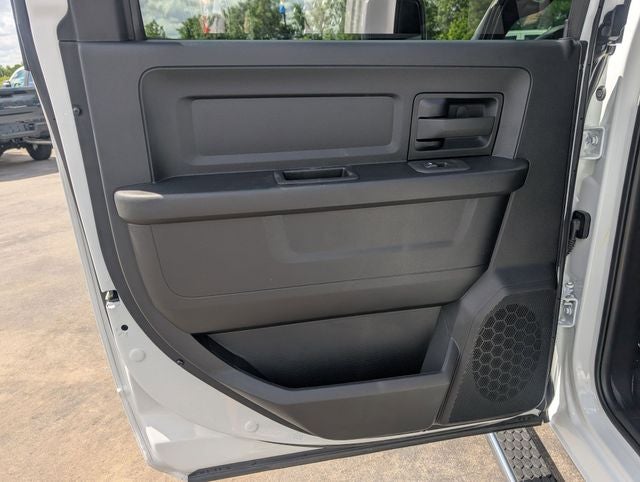 2026 RAM Ram 5500 Chassis Cab RAM 5500 TRADESMAN CHASSIS CREW CAB 4X4 84' CA