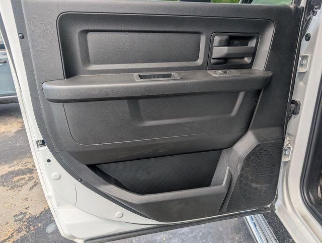 2026 RAM 5500HD RAM 5500 TRADESMAN CHASSIS CREW CAB 4X4 84' CA