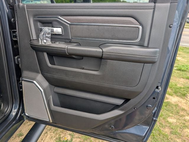 2026 RAM 5500HD RAM 5500 BIG HORN CHASSIS CREW CAB 4X4 84' CA
