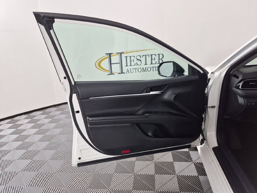2023 Toyota Camry Hybrid LE