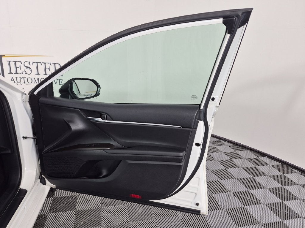 2023 Toyota Camry Hybrid LE
