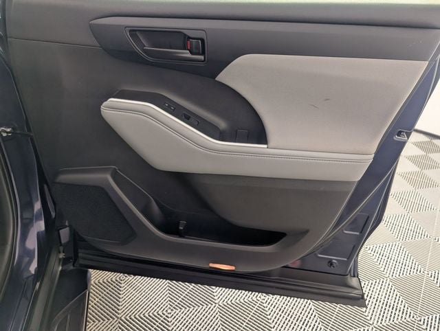 2023 Toyota Highlander Hybrid LE