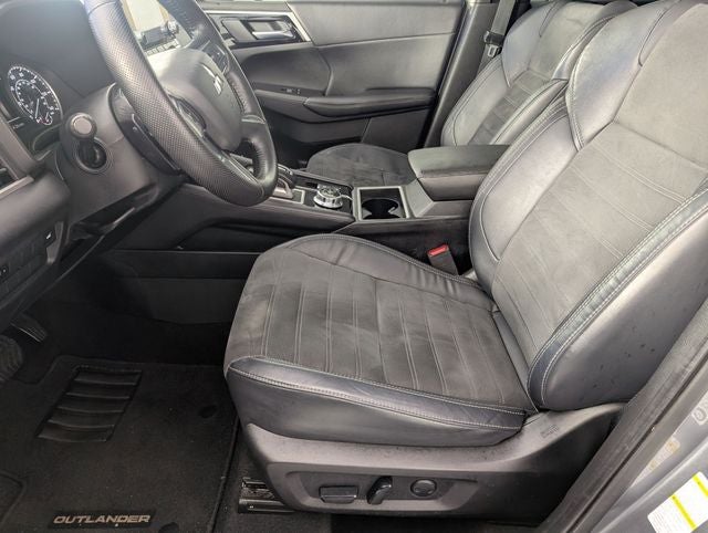 2022 Mitsubishi Outlander Black Edition