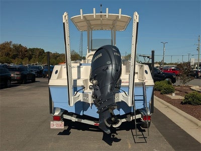 2024 Robalo R202 Explorer Base