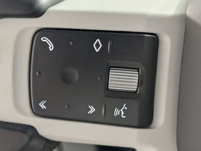 2023 Land Rover Defender 110 SE