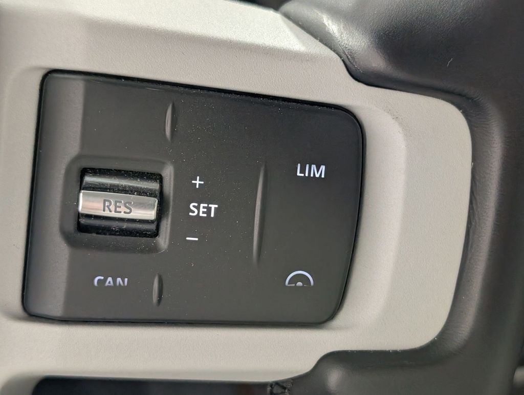2023 Land Rover Defender 110 SE
