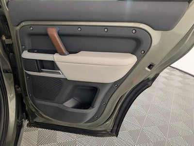 2023 Land Rover Defender 110 SE