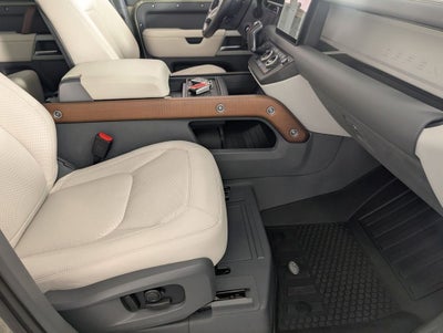2023 Land Rover Defender 110 SE