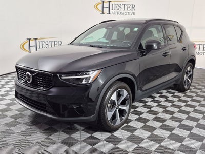 2023 Volvo XC40 B5 Plus Dark Theme