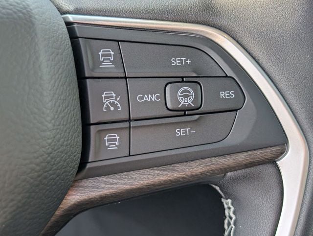 2026 Jeep Grand Cherokee Laredo