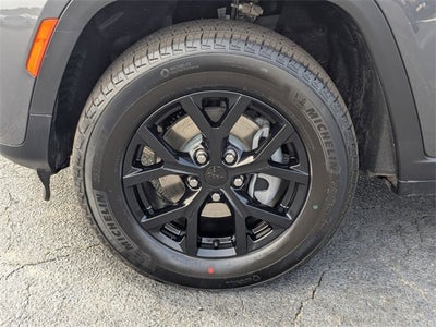 2026 Jeep Grand Cherokee Laredo