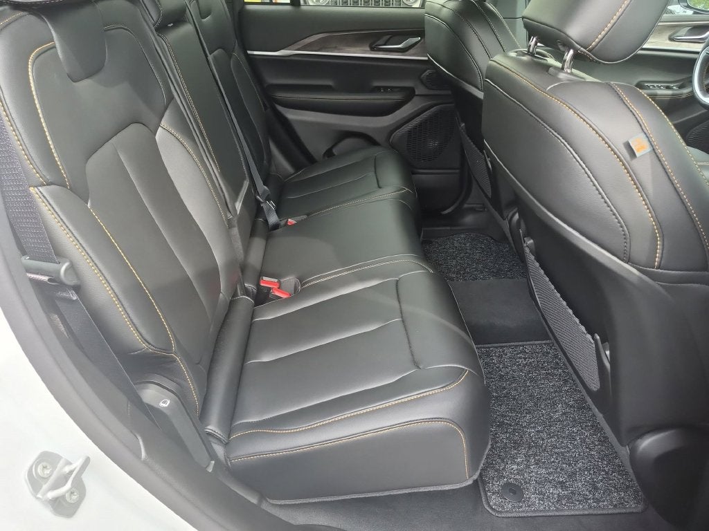 2026 Jeep Grand Cherokee Base