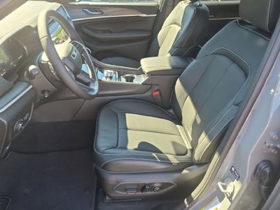 2027 Jeep Grand Cherokee Limited Reserve