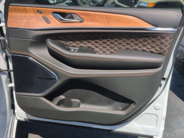 2026 Jeep Grand Cherokee Summit