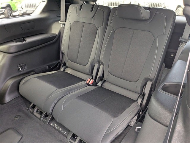 2026 Jeep Grand Cherokee L Laredo