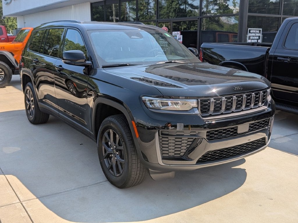 2027 Jeep Grand Cherokee L Laredo Altitude