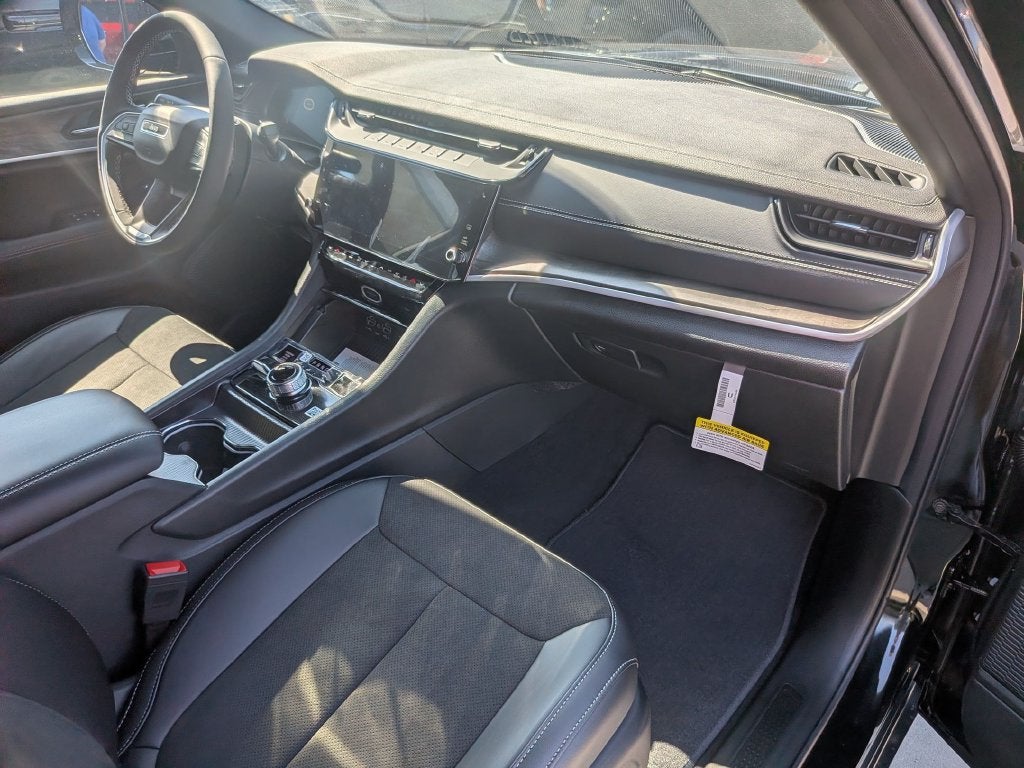 2027 Jeep Grand Cherokee L Laredo Altitude