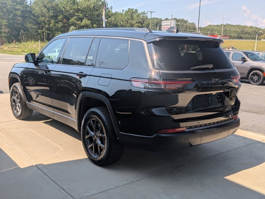 2027 Jeep Grand Cherokee L Laredo Altitude