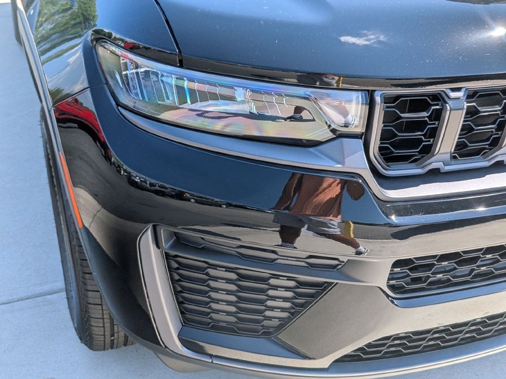 2027 Jeep Grand Cherokee L Laredo Altitude