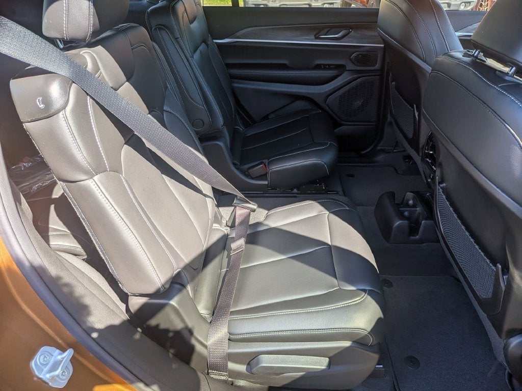2027 Jeep Grand Cherokee L Limited