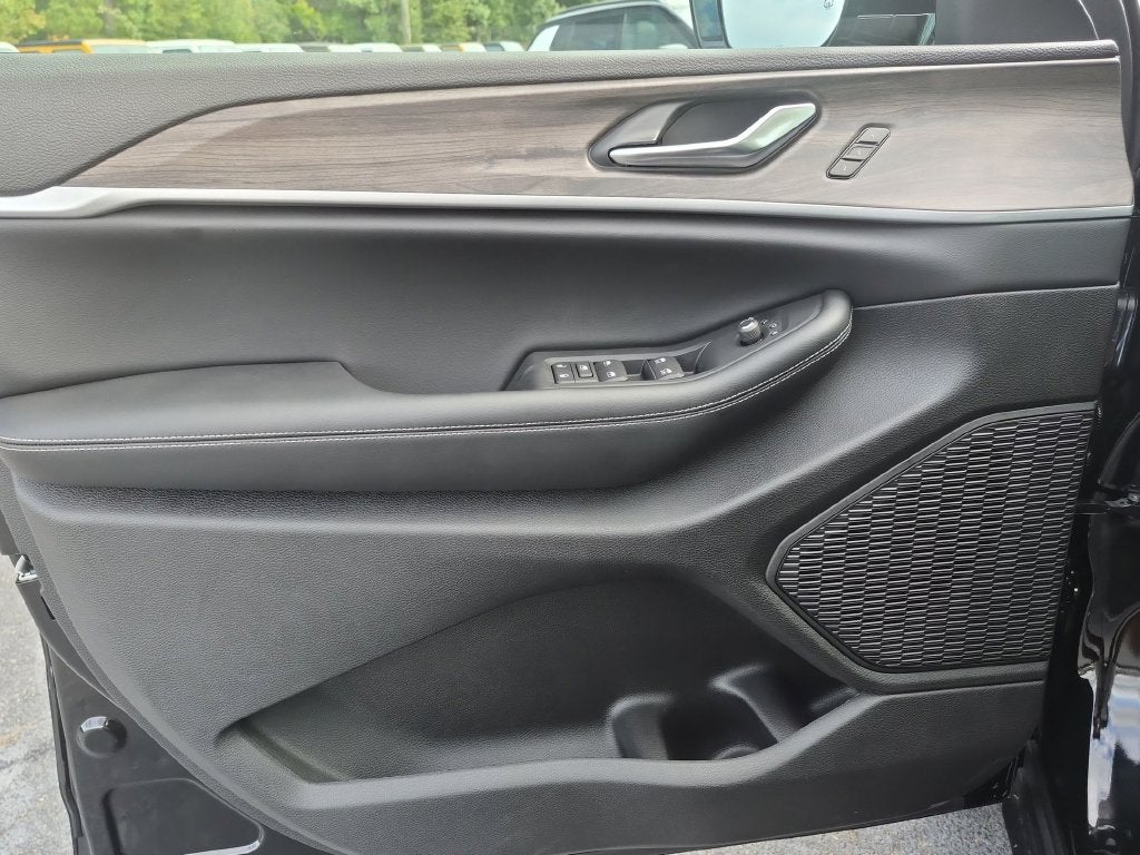 2027 Jeep Grand Cherokee L Limited